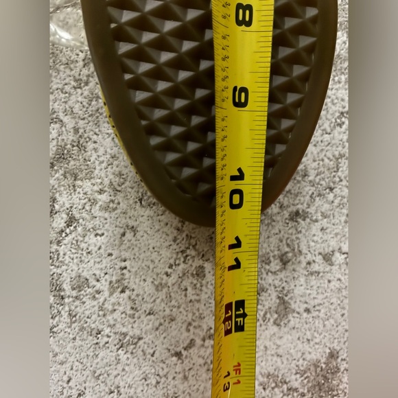 Aerosols Yellow-Green Flats - Picture 7 of 14